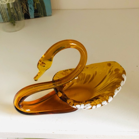 Vintage > MCM Hand Blown Amber Art Glass Spotted Swan Bowl Dish - Picture 5 of 10